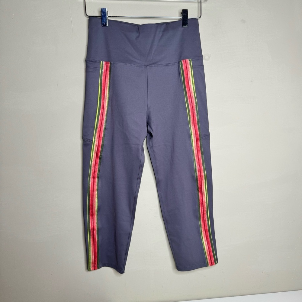 Soulgani Active Regular Chaos & Beauty Side Stripe Cropped Legging